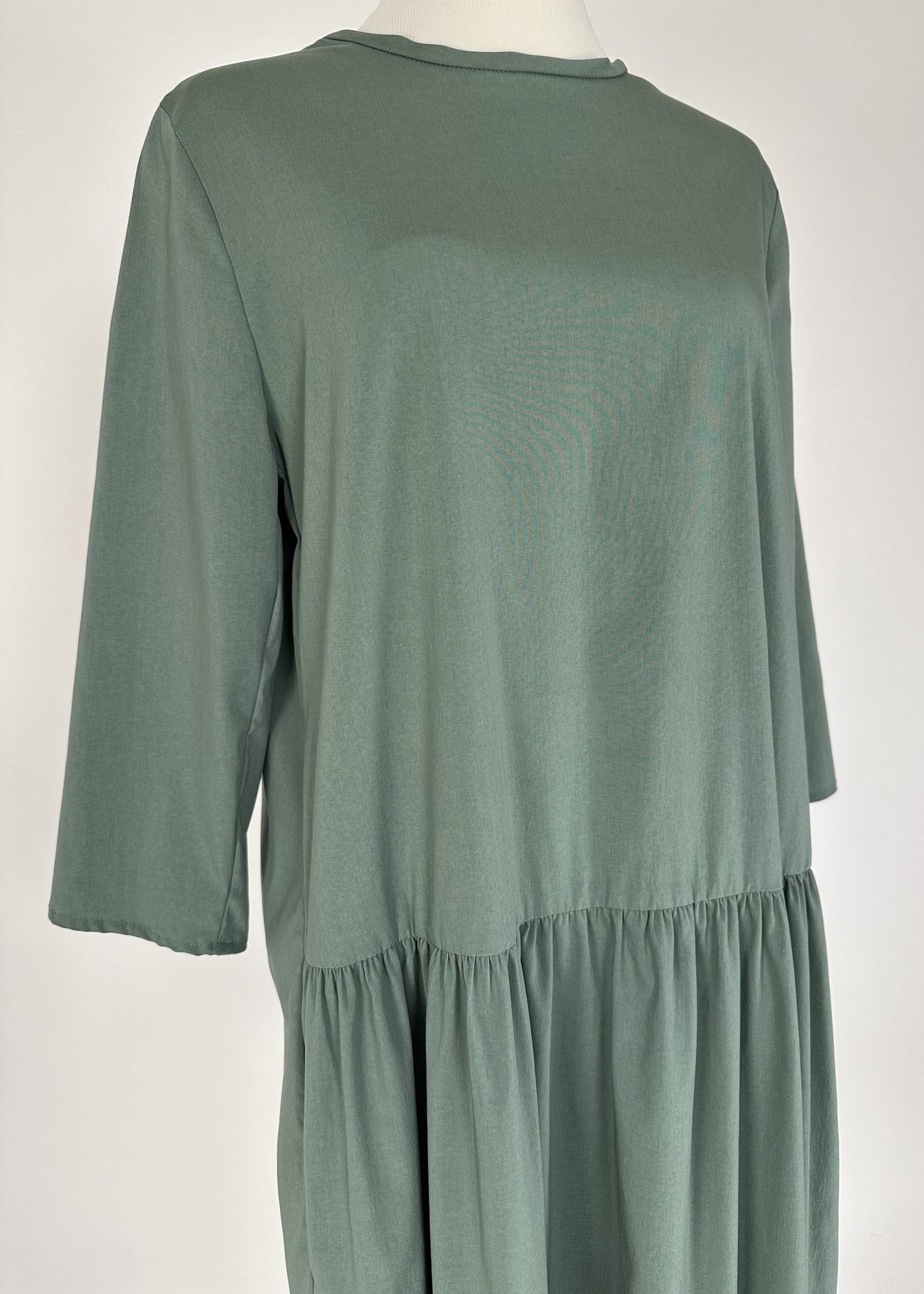 Robe en coton avec jupe froncée